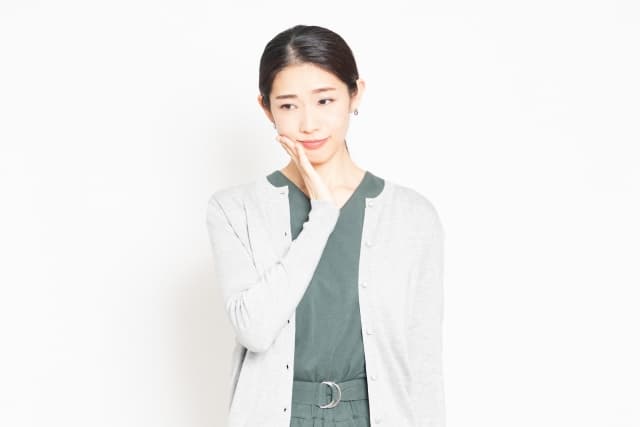 顎が痛い女性
